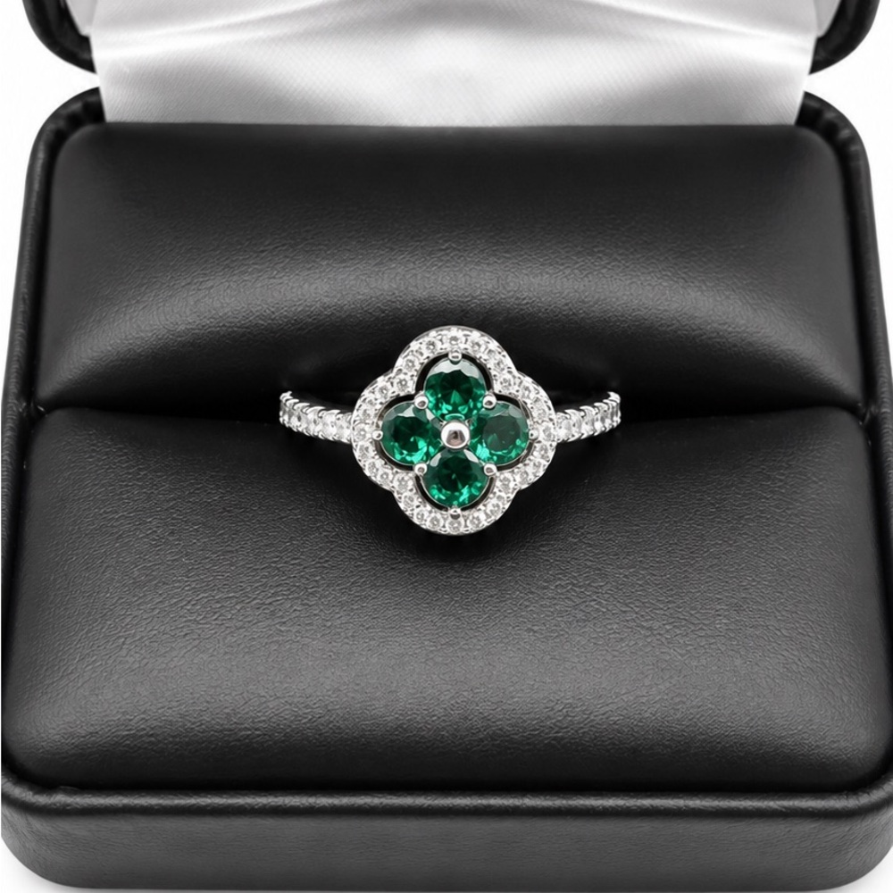 925 Sterling Silver Green and white Cubic Zirconia Ladies Ring Size 7
